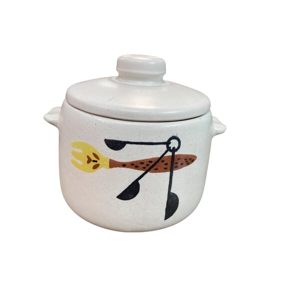 West Bend Vintage Mid Century Stoneware Casserole bean Pot With Lid SKU 9320 - Picture 1 of 16